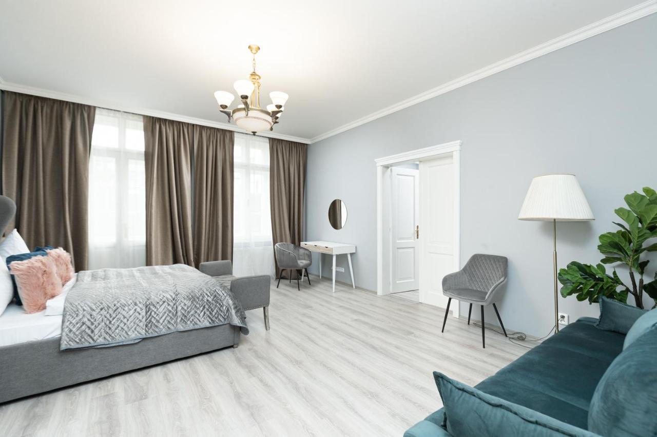 Luxury Central 150M2 Apartment On Wencelas Square With Private Garage Prag Eksteriør billede